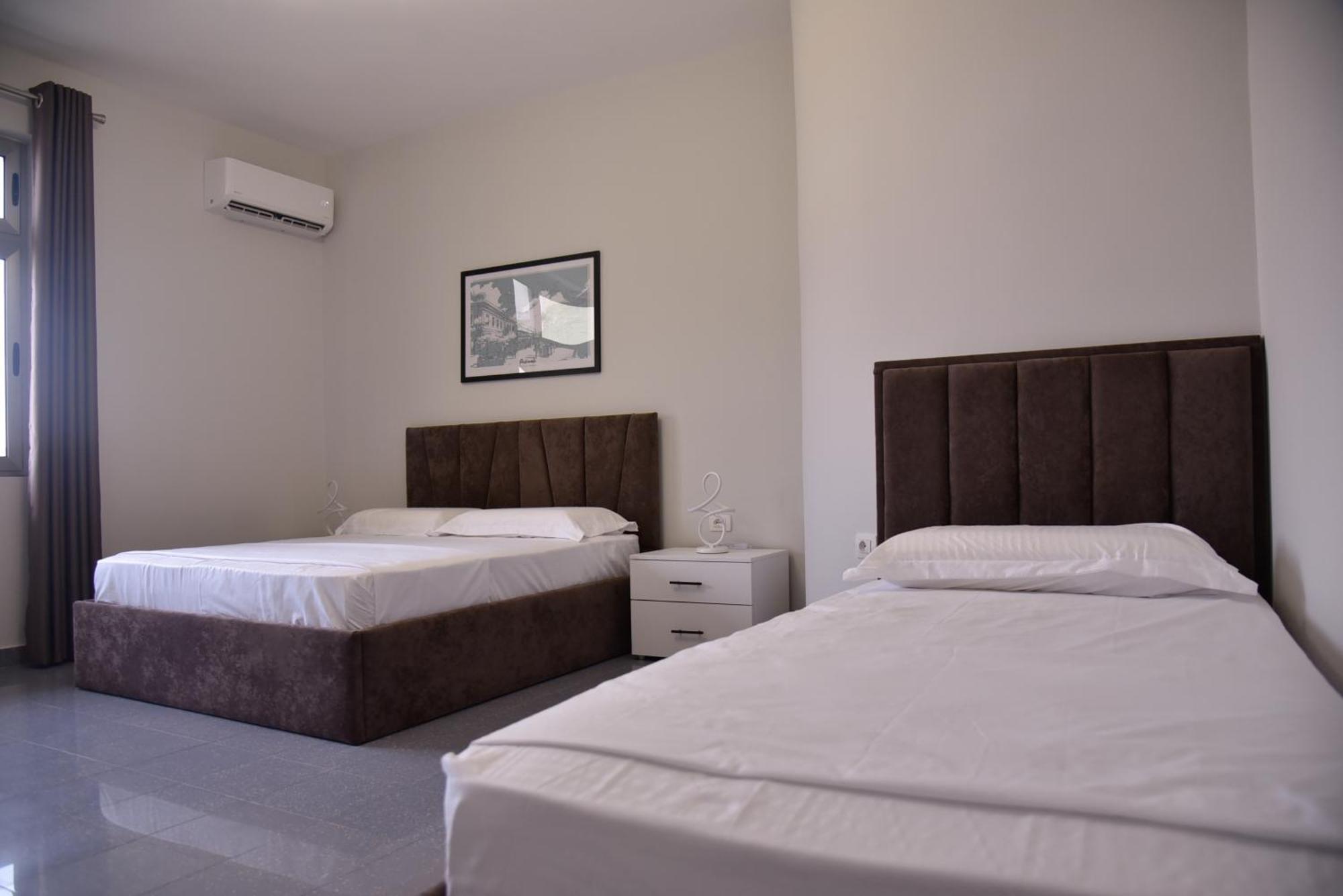 City Center Inn Shkoder Exterior photo